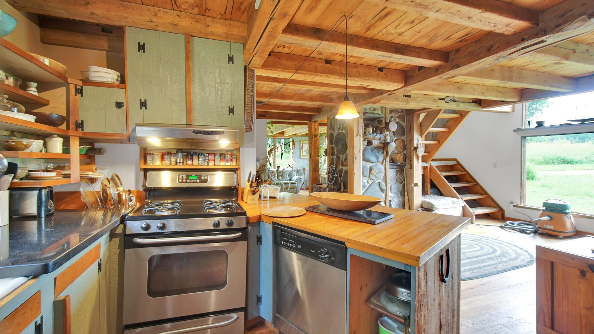 352 Applewood Road Warren, VT 05674 - Photo 4 of 40