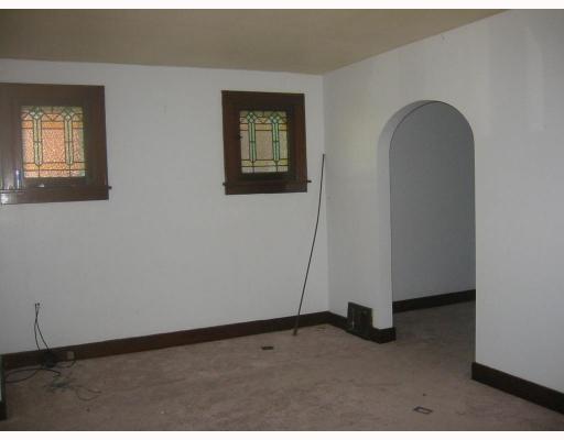 2598 Beaver Road Ambridge, PA 15003 - Photo 2 of 8 Living Room.