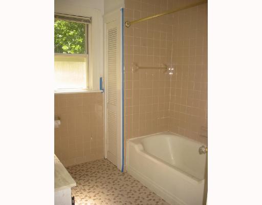 2598 Beaver Road Ambridge, PA 15003 - Photo 5 of 8 Master Bath/Spa.
