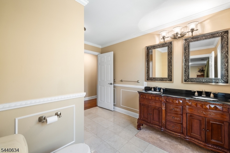 21 Angus Lane Warren, NJ 07059 - Photo 35 of 48