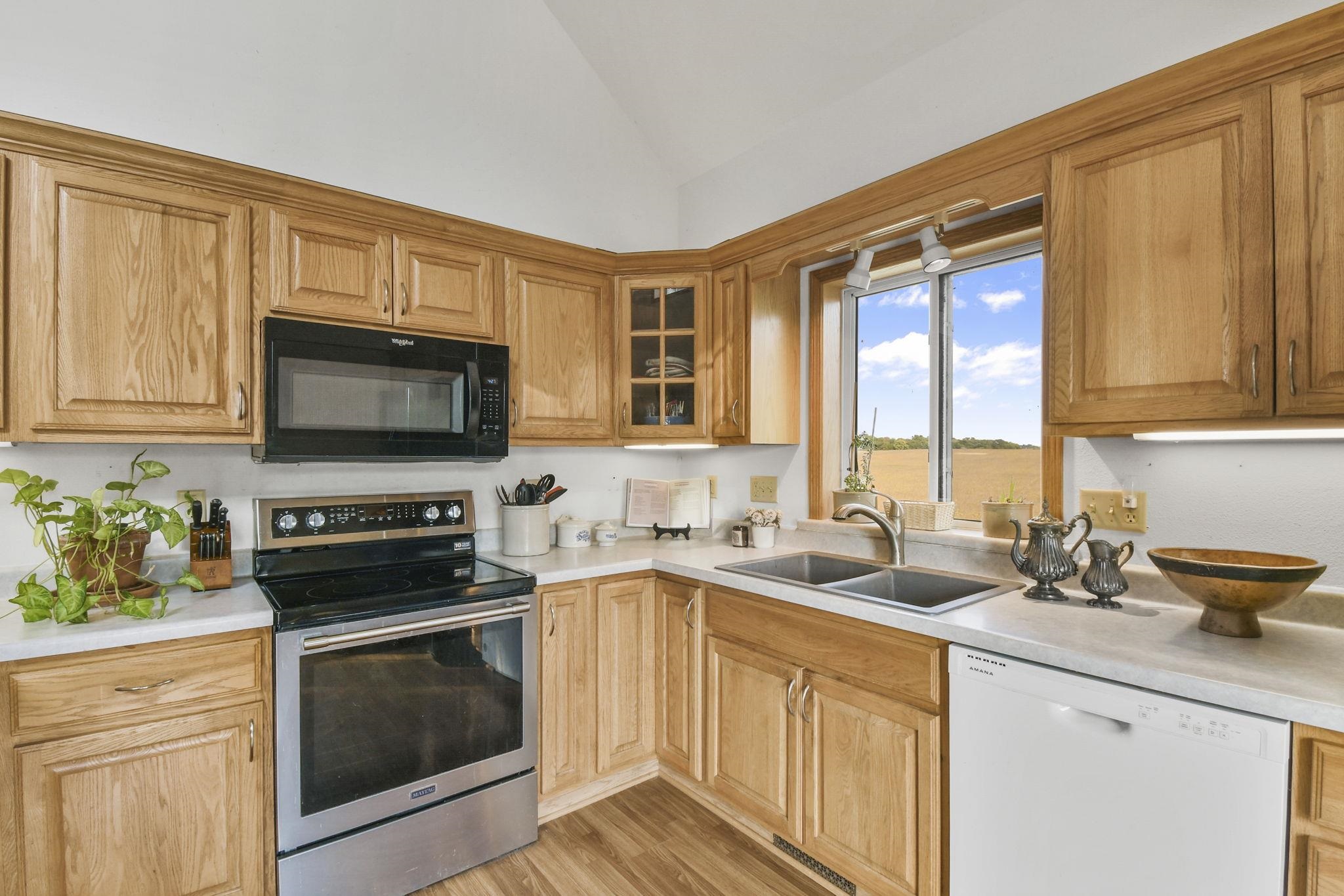 N3240 County Rd BB Columbus, WI 53925 - Photo 10 of 38