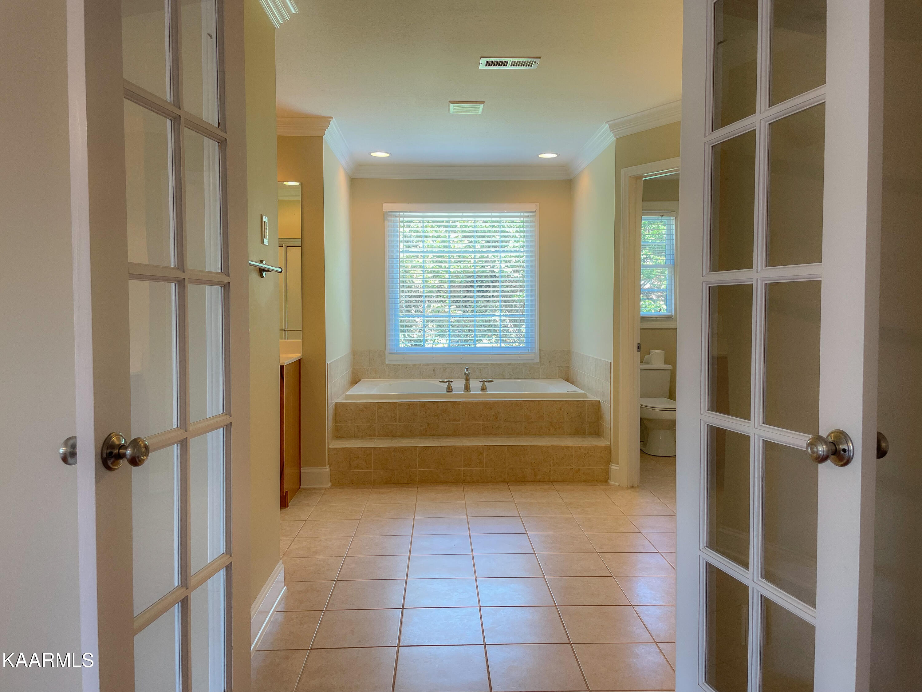 406 Gwinhurst Road Farragut, TN 37934 - Photo 13 of 23 Master Bath