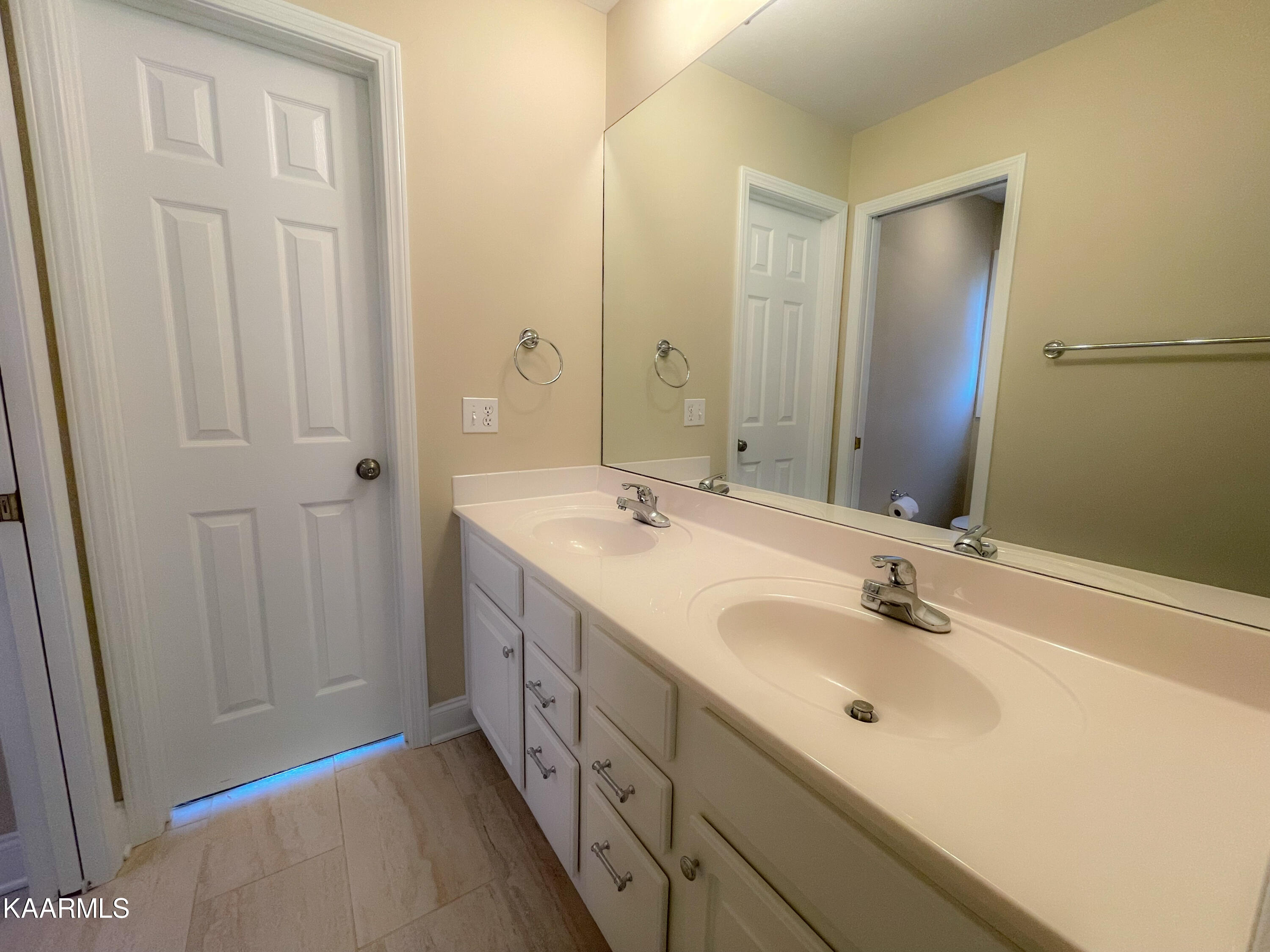 406 Gwinhurst Road Farragut, TN 37934 - Photo 18 of 23 Full Bath