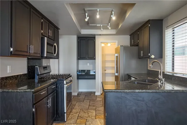 $2,700 | 3020 Waterview Drive, Las Vegas, NV 89117