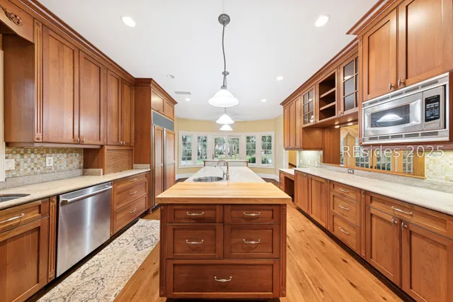 $1,099,000 | 46 Hawthorne Road, Bluffton, SC 29910