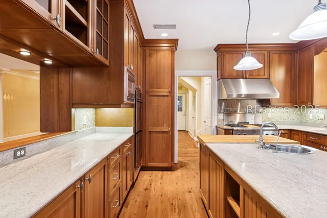 $1,099,000 | 46 Hawthorne Road, Bluffton, SC 29910