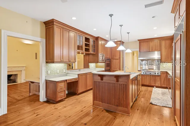 $1,099,000 | 46 Hawthorne Road, Bluffton, SC 29910