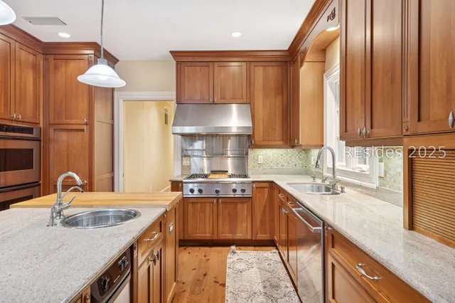 $1,099,000 | 46 Hawthorne Road, Bluffton, SC 29910