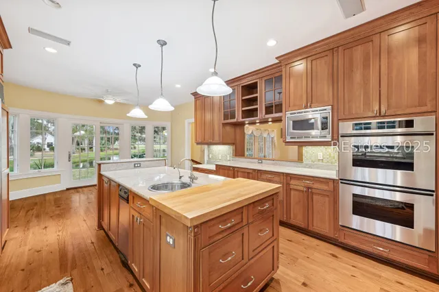 $1,099,000 | 46 Hawthorne Road, Bluffton, SC 29910