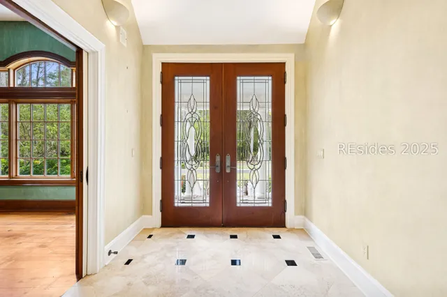 $1,099,000 | 46 Hawthorne Road, Bluffton, SC 29910