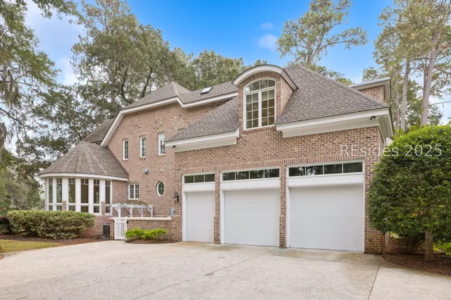 $1,099,000 | 46 Hawthorne Road, Bluffton, SC 29910