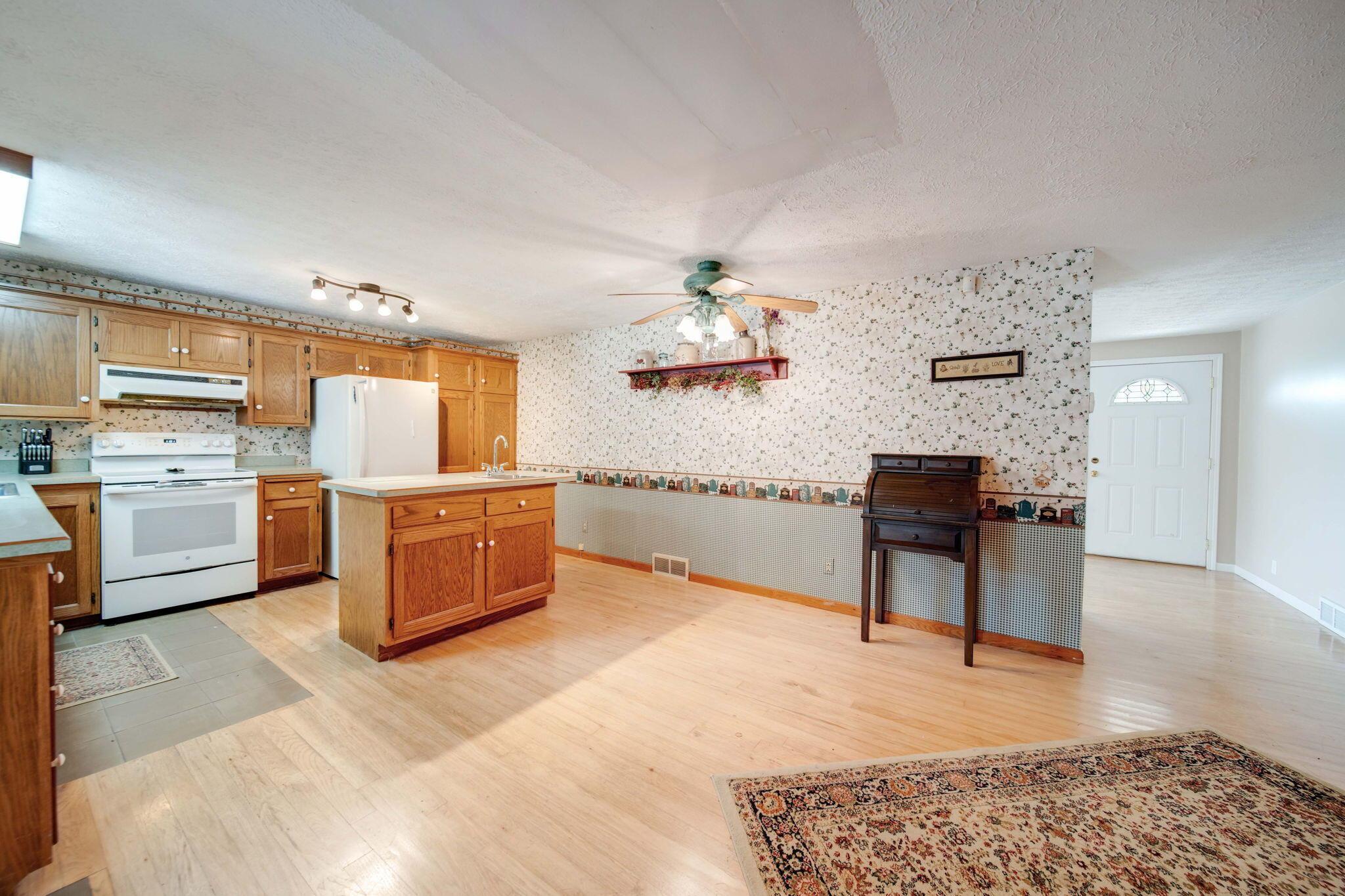 6073 Wickham Road Sycamore, OH 44882 - Photo 18 of 55 23-web-or-mls-DSC06706_7_8