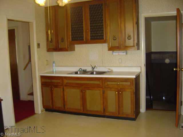 522 Longhook Road Eden, NC 27288 - Photo 6 of 9 Other. Kitchen