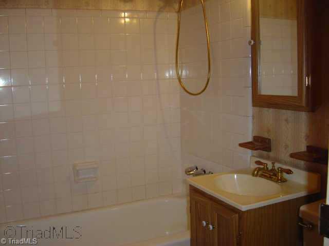 522 Longhook Road Eden, NC 27288 - Photo 7 of 9 Other. Bath