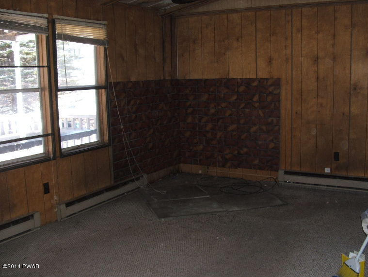 38 Amos Bushkill, PA 18324 - Photo 2 of 7
