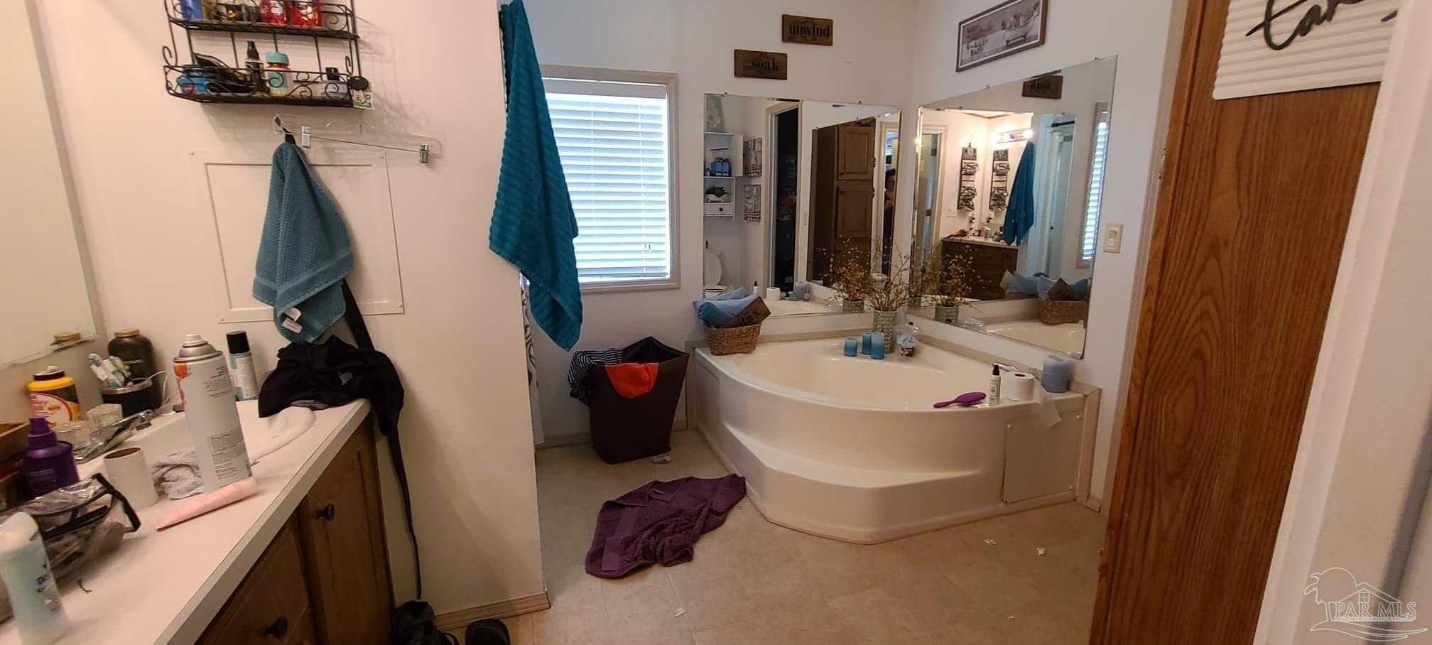 5086 Red Barn Road Milton, FL 32583 - Photo 11 of 17 Gallery Image 11