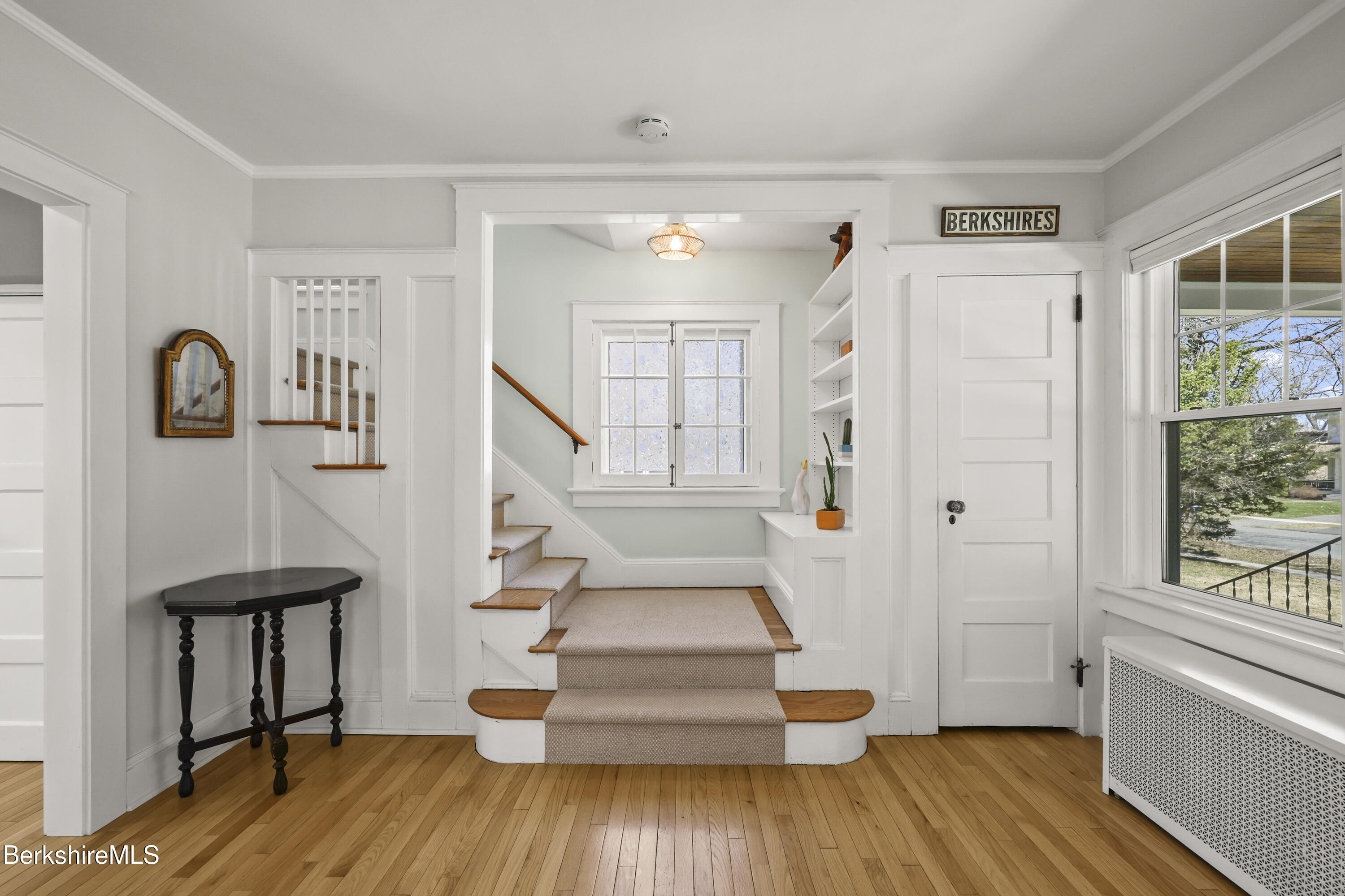 92 Northumberland Road Pittsfield, MA 01201 - Photo 15 of 33 115 Stairway