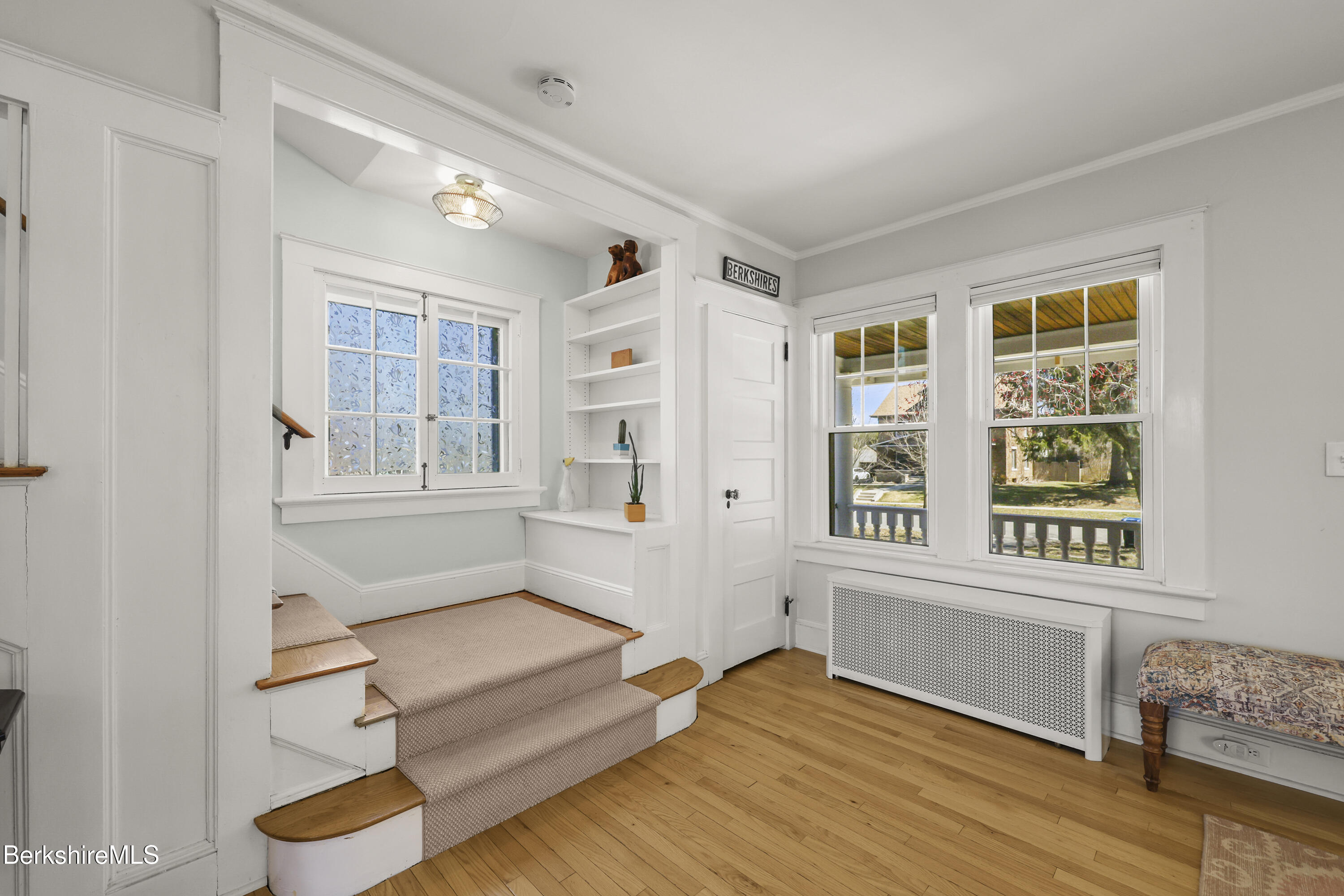 92 Northumberland Road Pittsfield, MA 01201 - Photo 16 of 33 120 Stairway