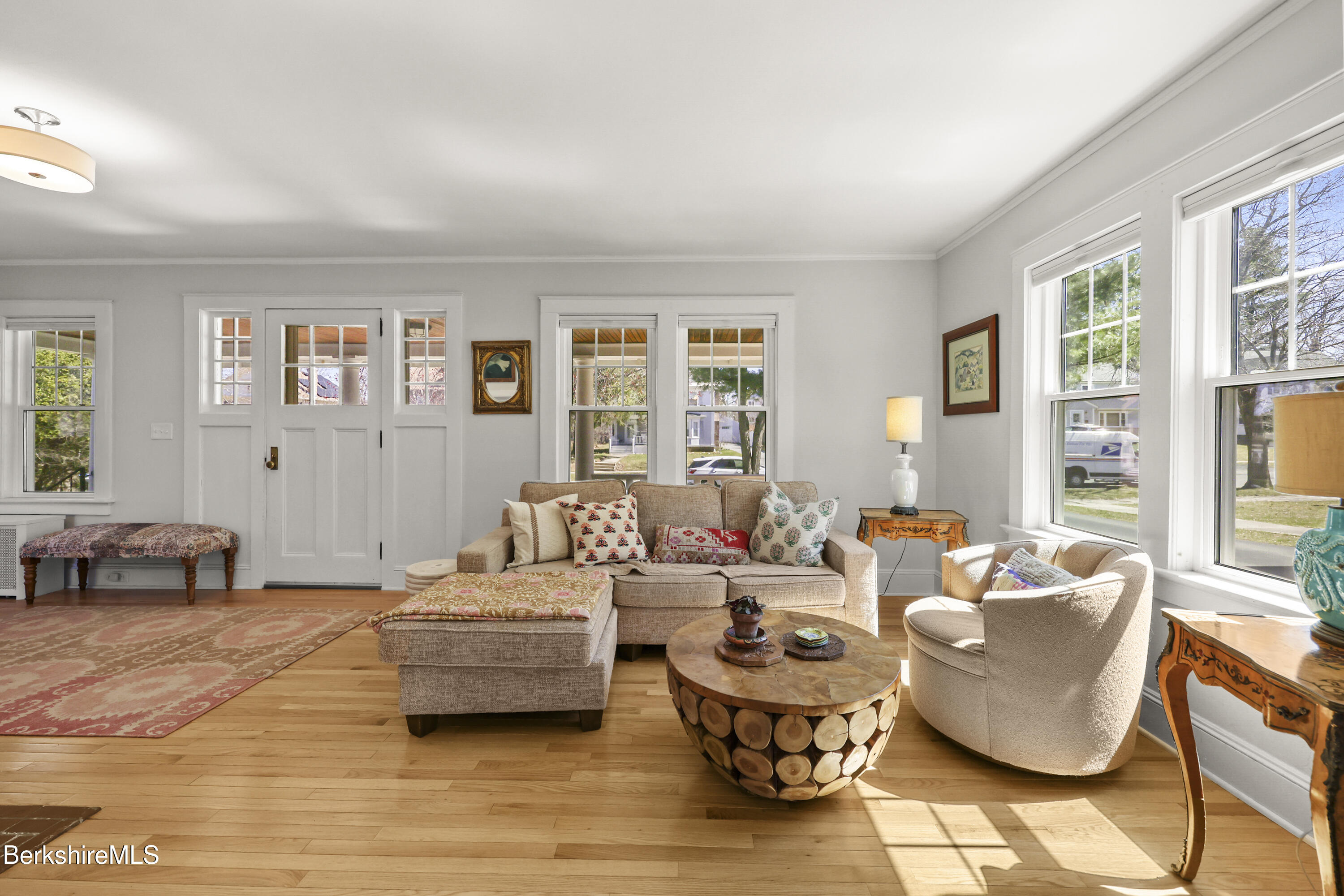 92 Northumberland Road Pittsfield, MA 01201 - Photo 8 of 33 40 Living Room