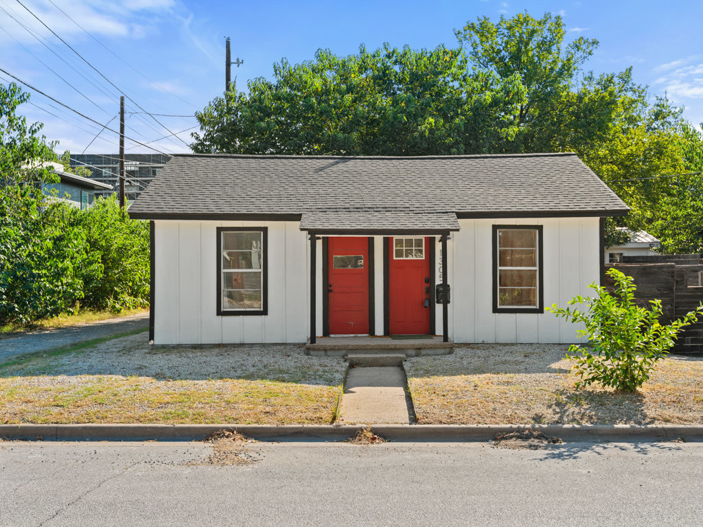 a front view of house with yard