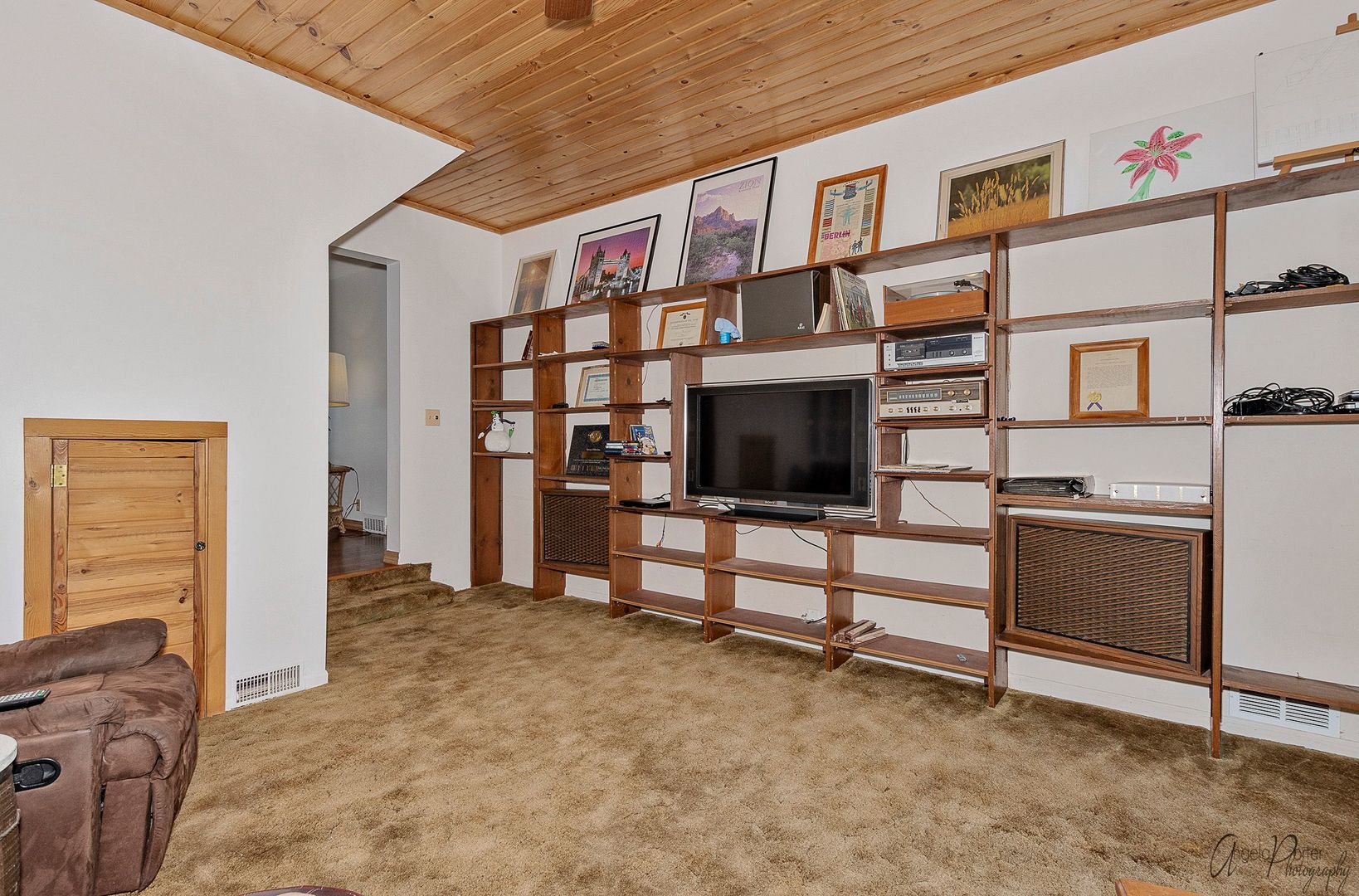 35273 North Wilson Road Ingleside, IL 60041 - Photo 22 of 39 a view of livingroom with furniture