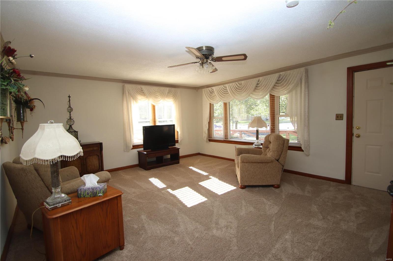 224 Ries Road Ballwin, MO 63021 - Photo 3 of 23