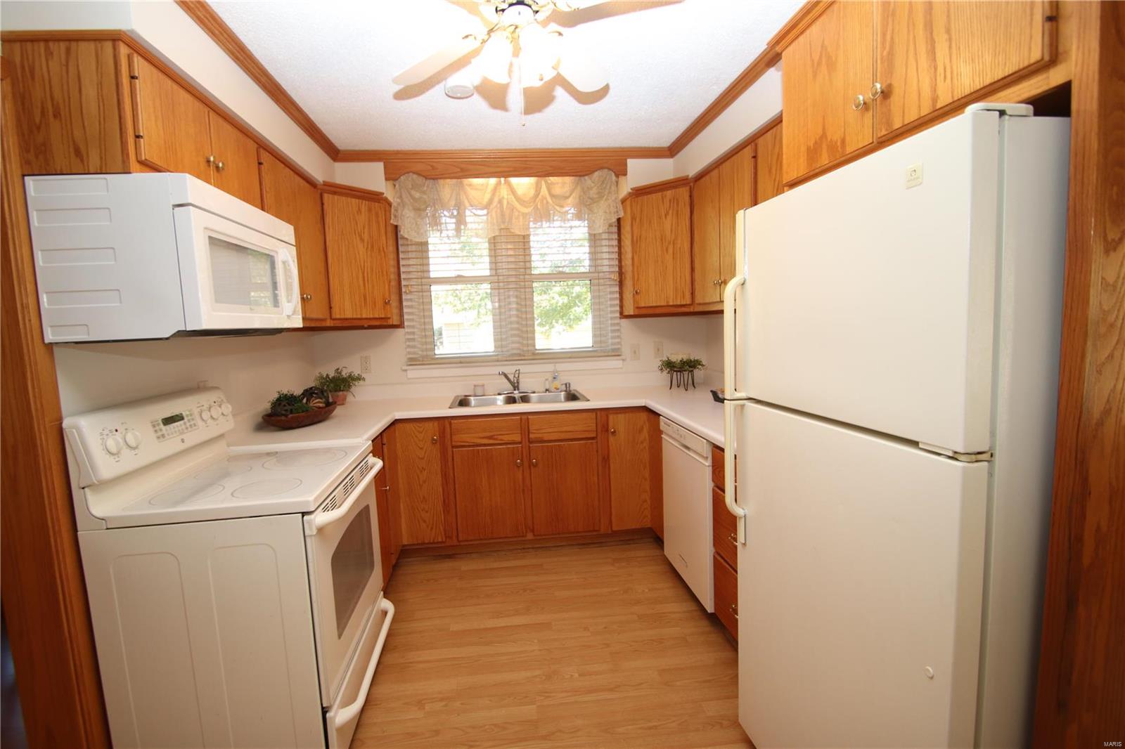 224 Ries Road Ballwin, MO 63021 - Photo 10 of 23