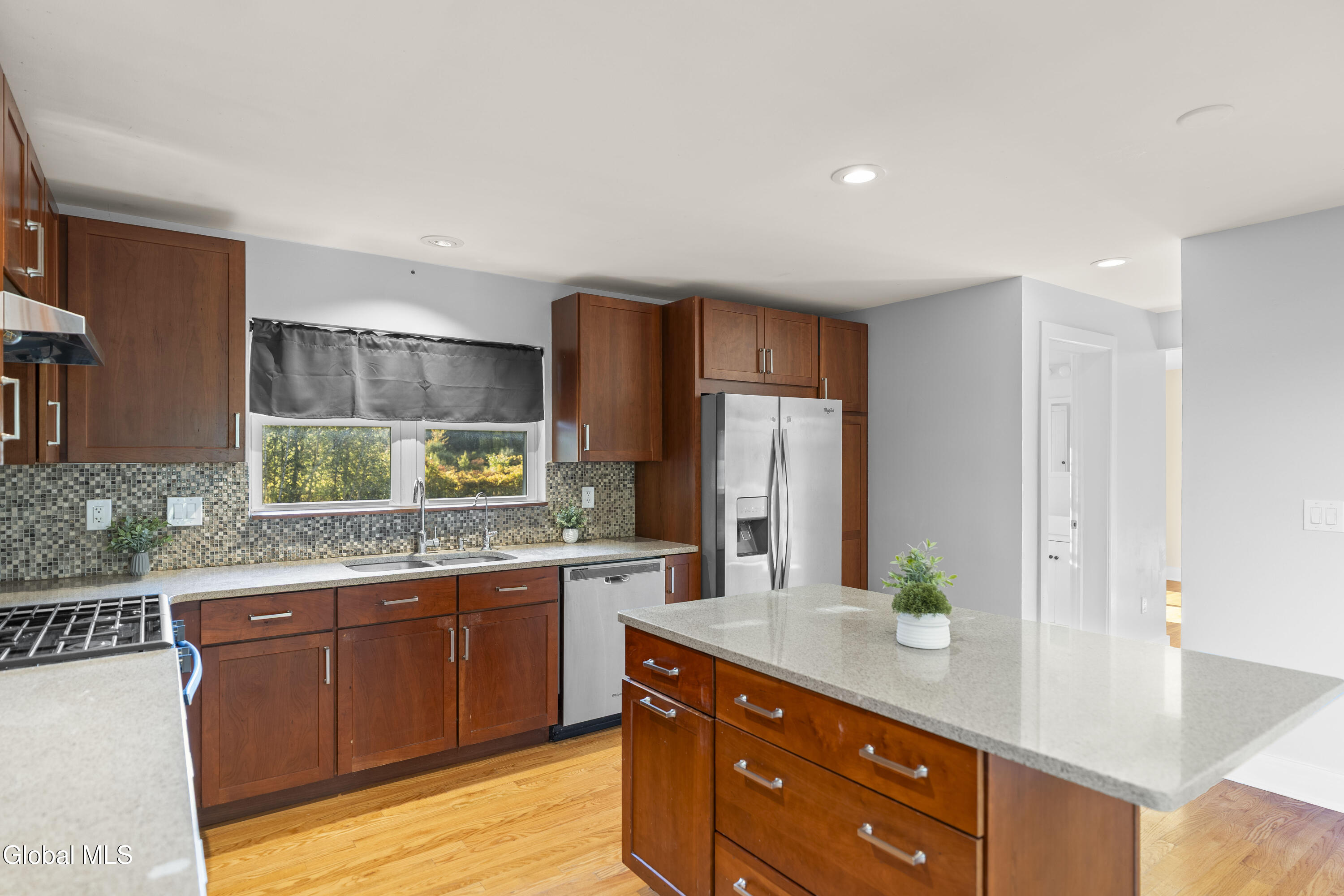 532 Font Grove Road New Scotland, NY 12159 - Photo 11 of 39 DSC07696