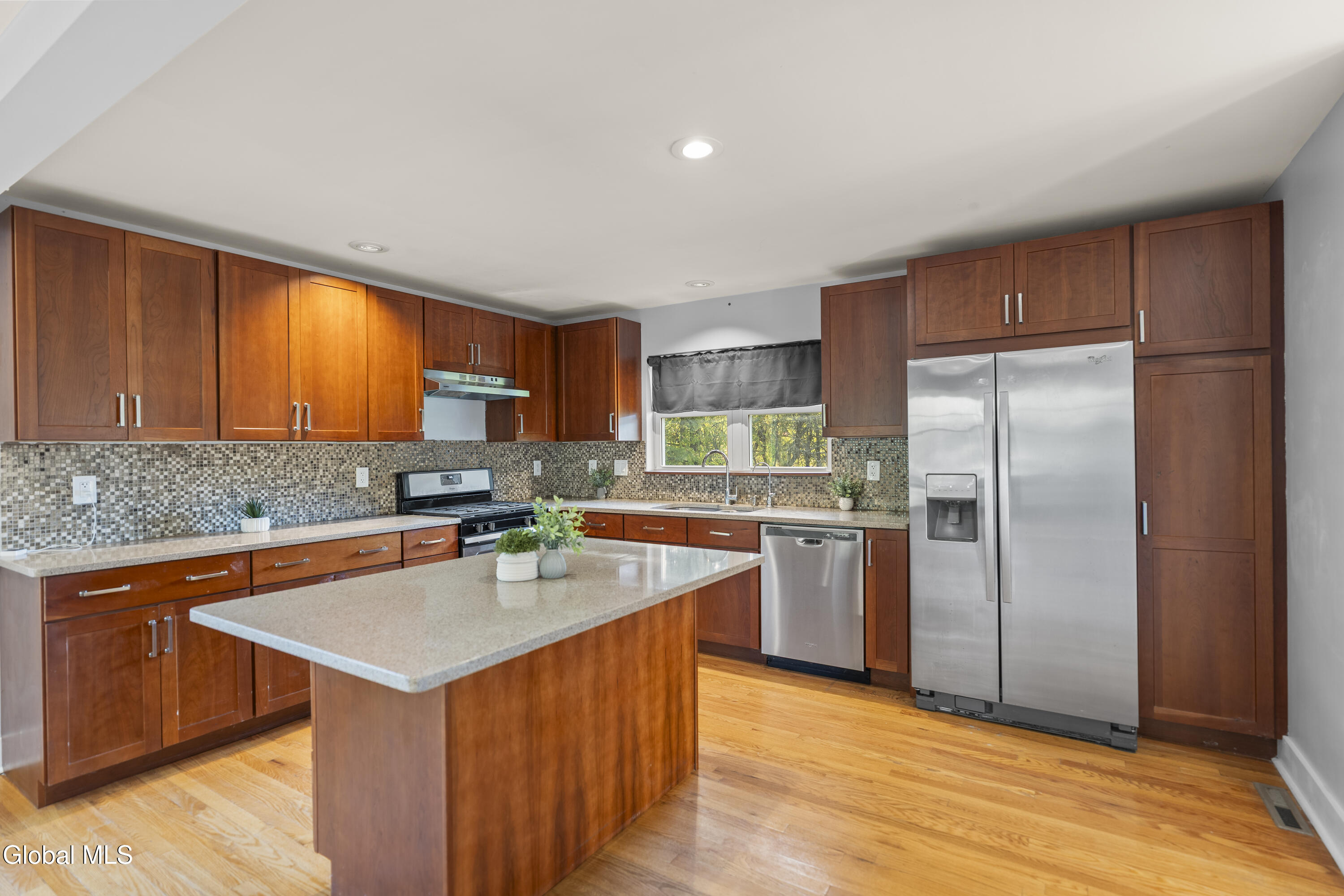 532 Font Grove Road New Scotland, NY 12159 - Photo 2 of 39 DSC07687