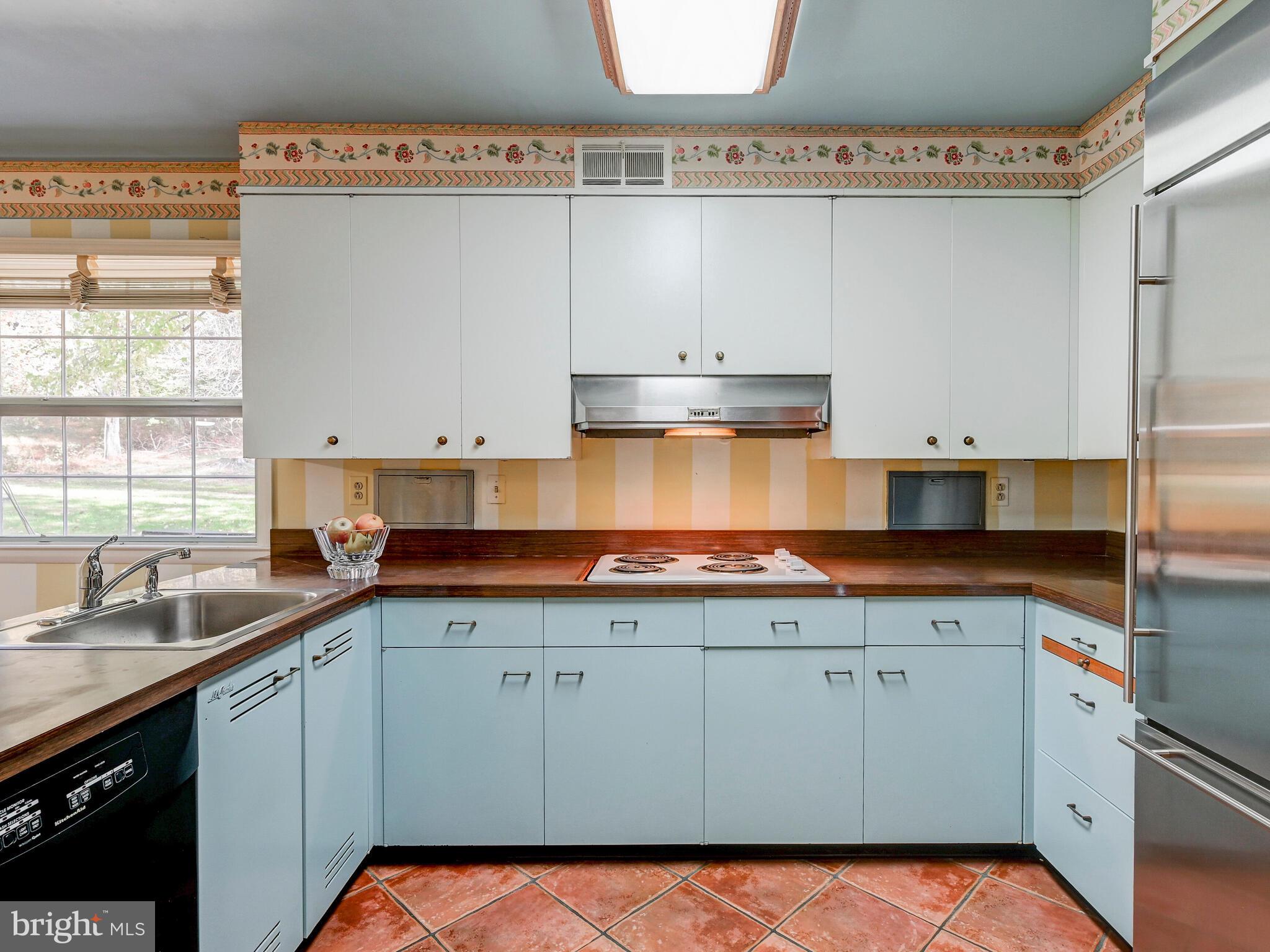 5 Springbriar Lane Pikesville, MD 21208 - Photo 11 of 38 KITCHEN