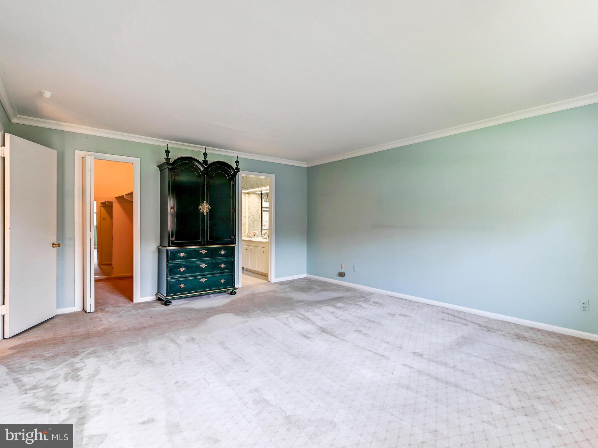 5 Springbriar Lane Pikesville, MD 21208 - Photo 23 of 38 PRIMARY BEDROOM W/ WALK-IN CLOSET