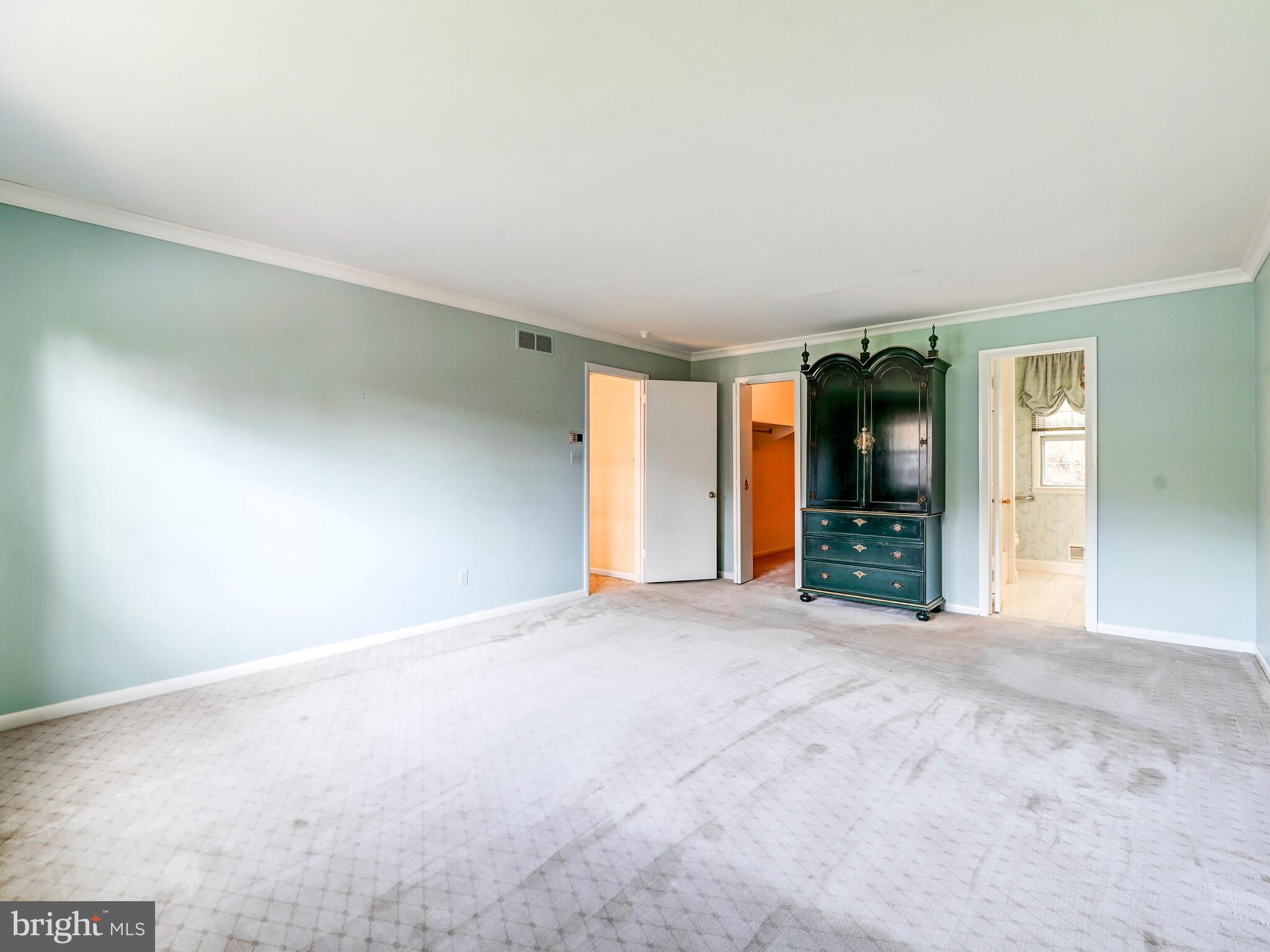 5 Springbriar Lane Pikesville, MD 21208 - Photo 24 of 38 LARGE PRIMARY BEDROOM