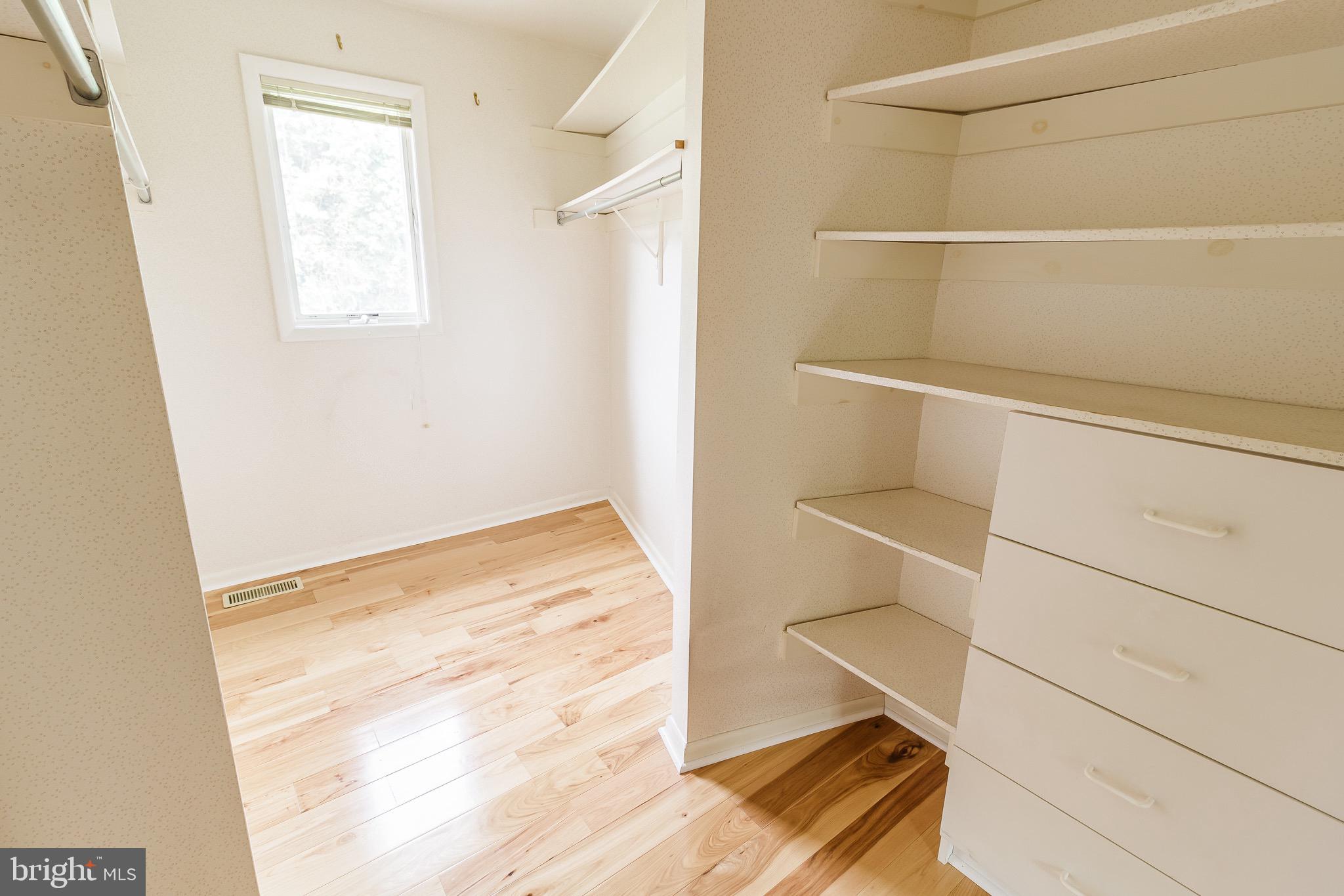 321 Betsy Road Huntingdon Valley, PA 19006 - Photo 19 of 28 Master suite walk in closet