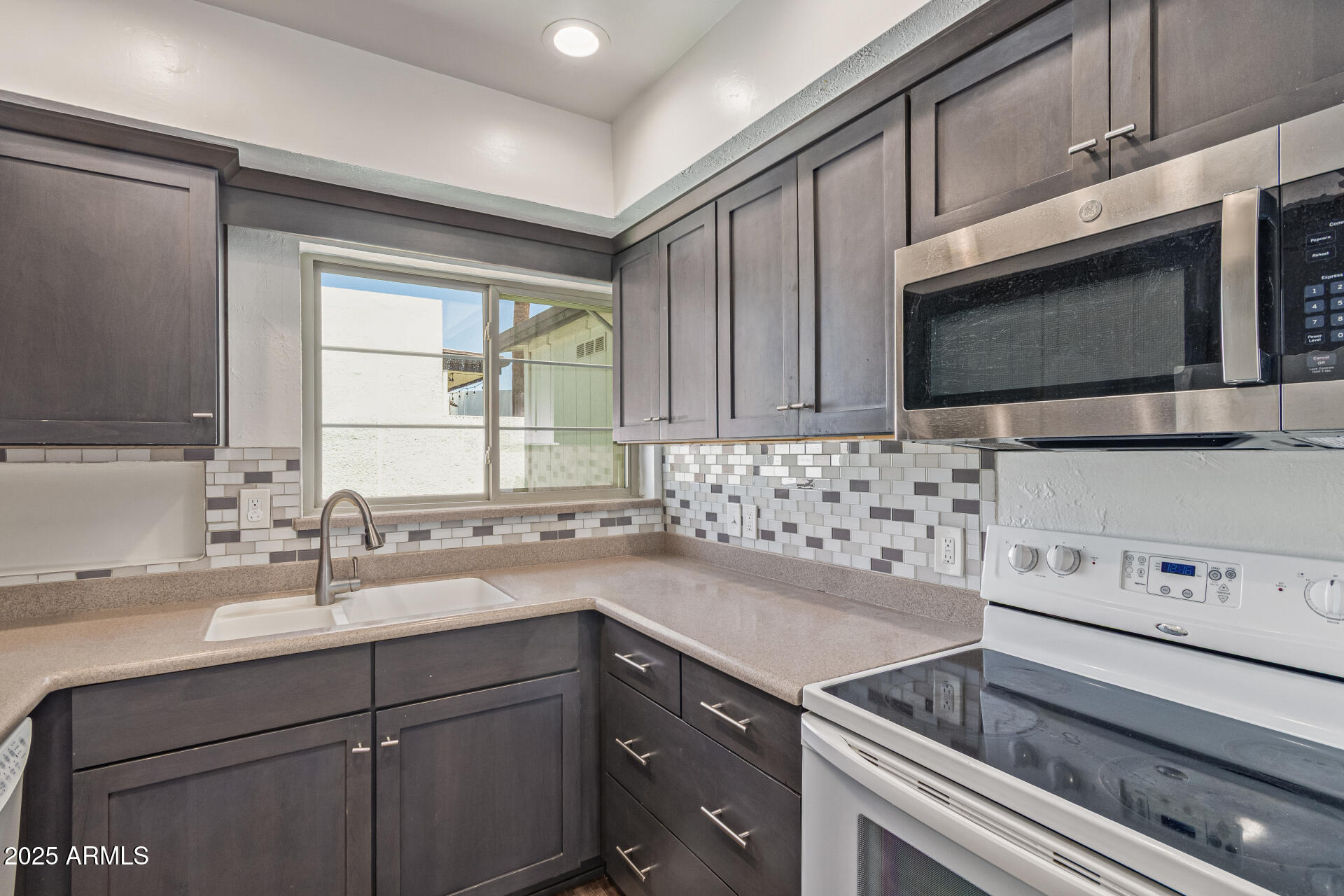 1250 East Bethany Home Road, Unit 4 Phoenix, AZ 85014 - Photo 7 of 29 08-Bethany Homes