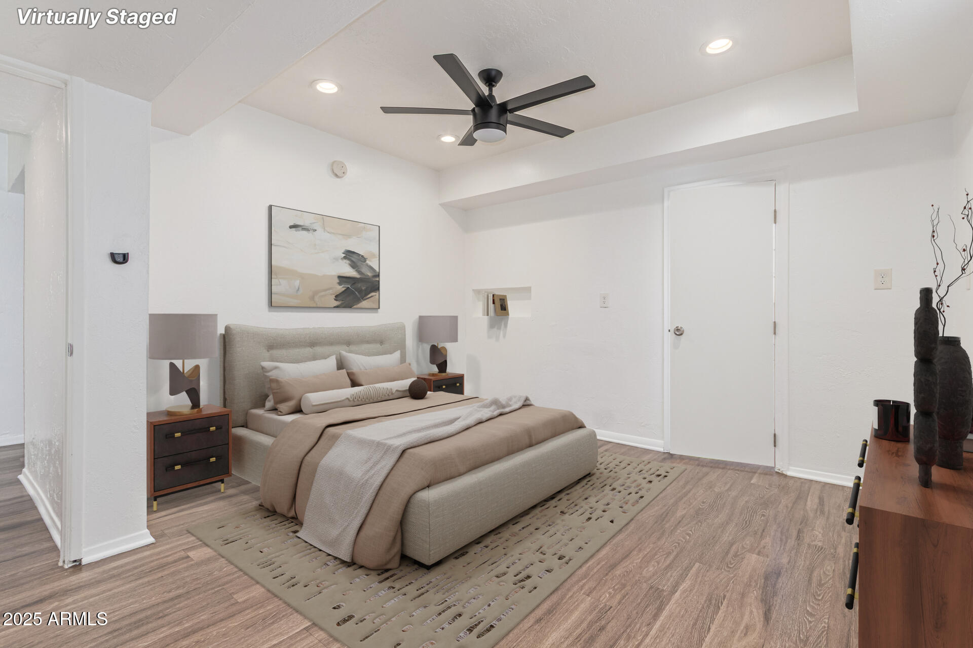 1250 East Bethany Home Road, Unit 4 Phoenix, AZ 85014 - Photo 8 of 29 11-Bethany Homes.scene