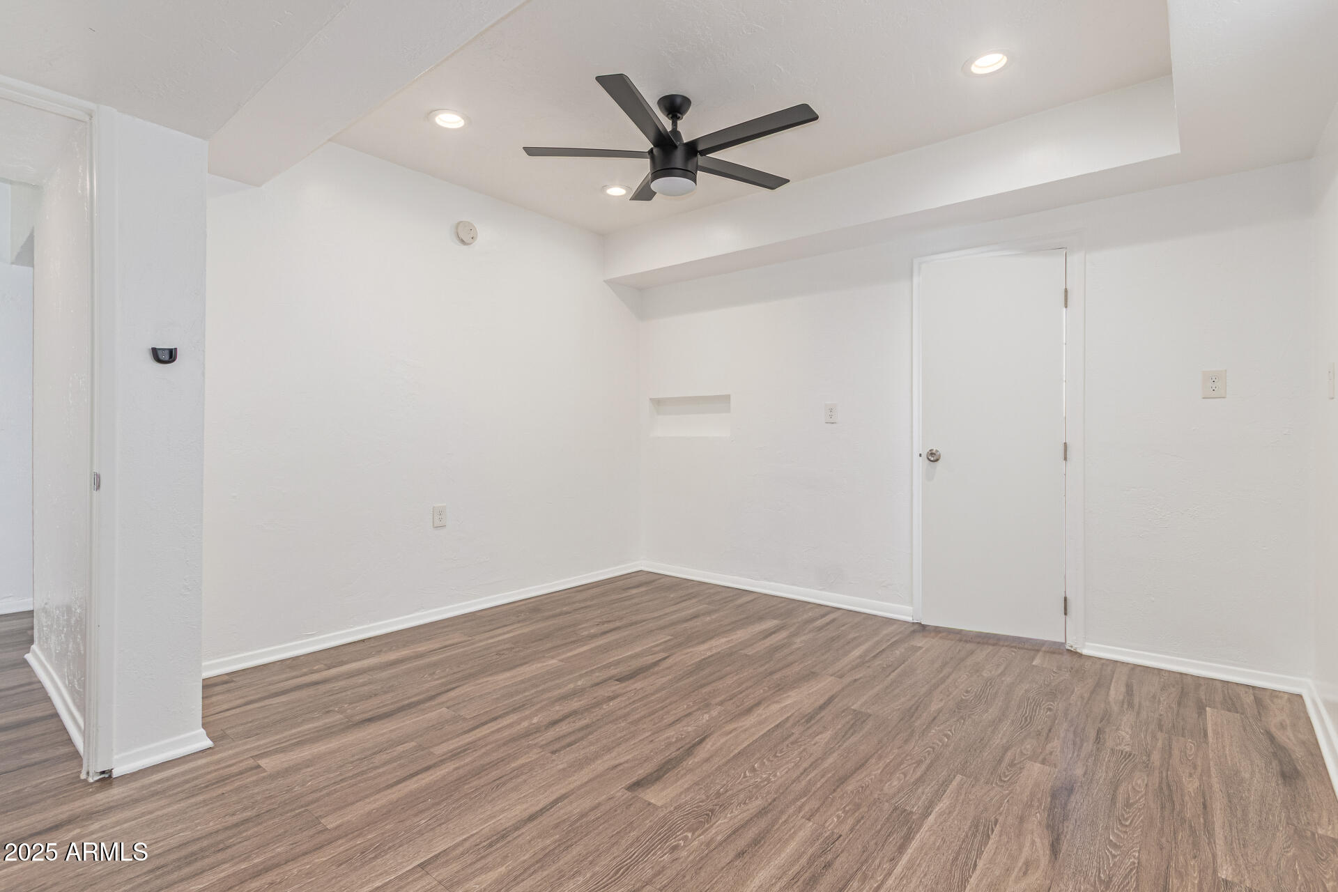 1250 East Bethany Home Road, Unit 4 Phoenix, AZ 85014 - Photo 9 of 29 11-Bethany Homes