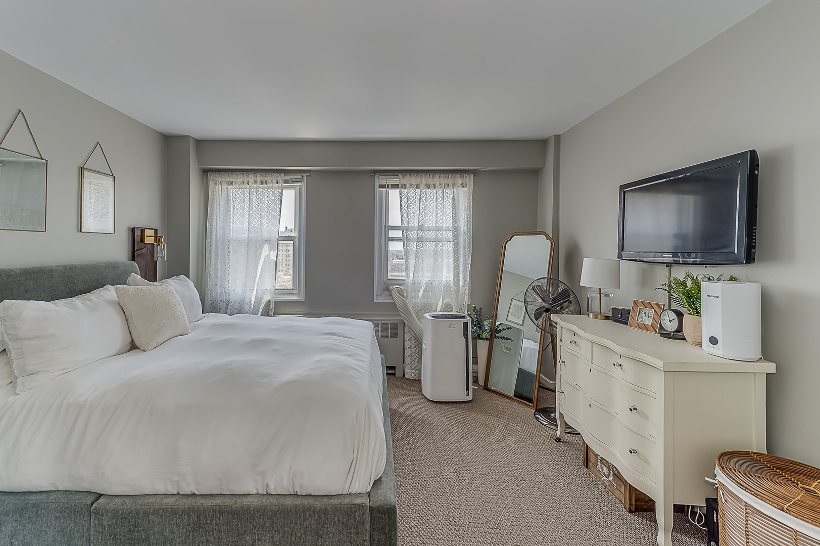 2909 North Sheridan Road, Unit 1012 Chicago, IL 60657 - Photo 12 of 15