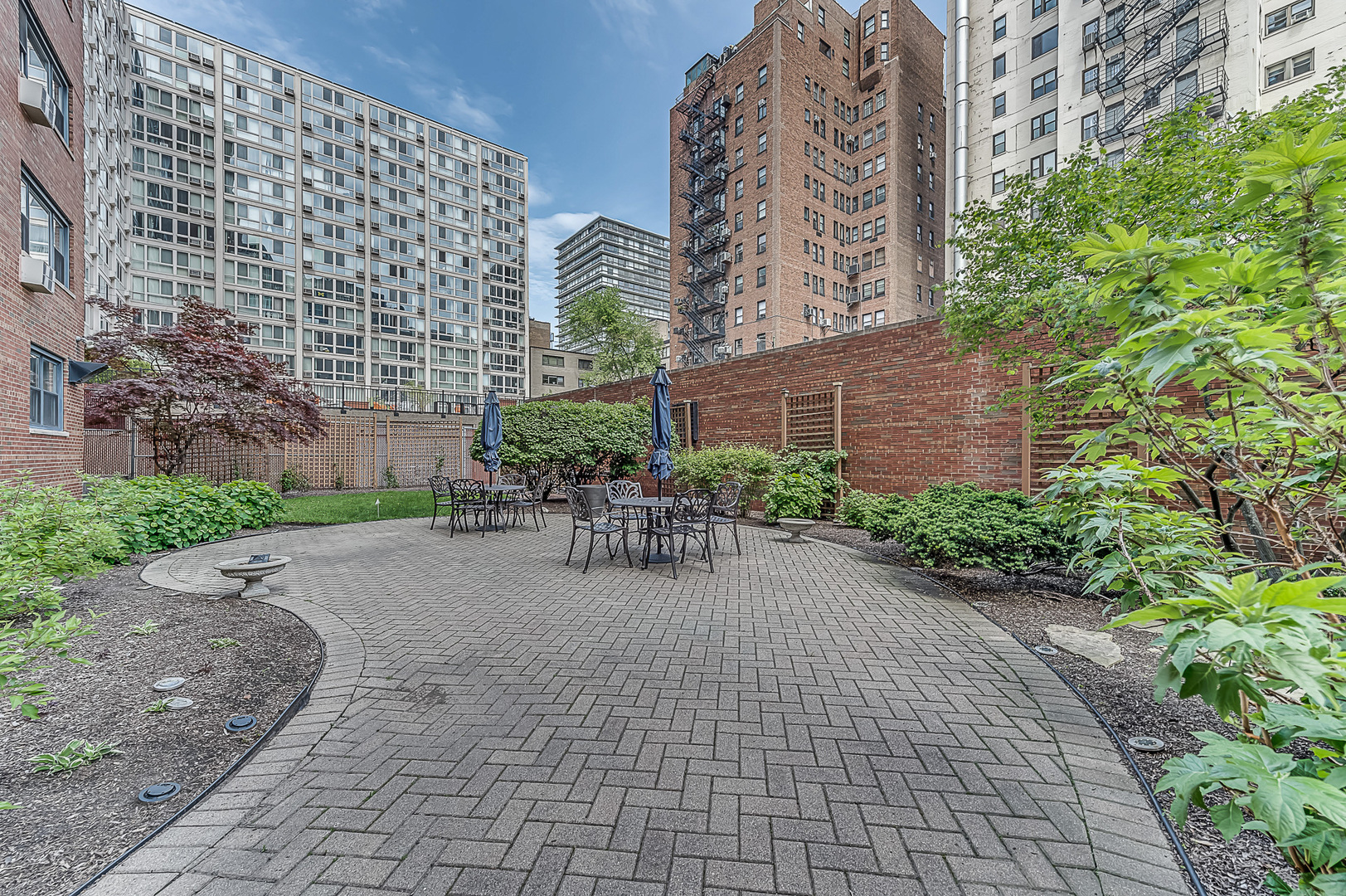 2909 North Sheridan Road, Unit 1012 Chicago, IL 60657 - Photo 3 of 15