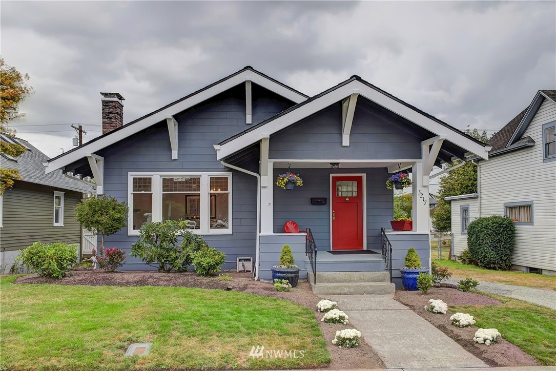 3217 Rockefeller Avenue Everett, WA 98201 - Photo 1 of 22