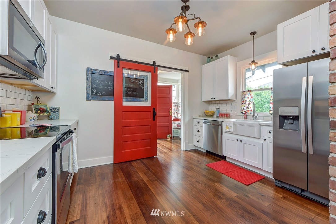 3217 Rockefeller Avenue Everett, WA 98201 - Photo 12 of 22