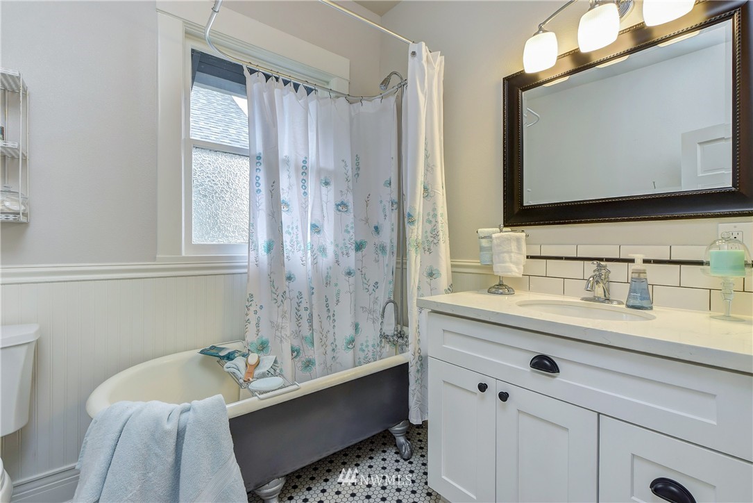 3217 Rockefeller Avenue Everett, WA 98201 - Photo 14 of 22