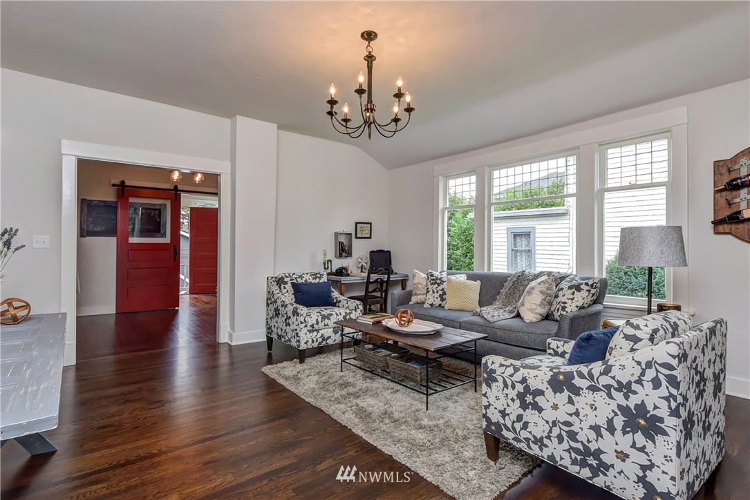 3217 Rockefeller Avenue Everett, WA 98201 - Photo 6 of 22