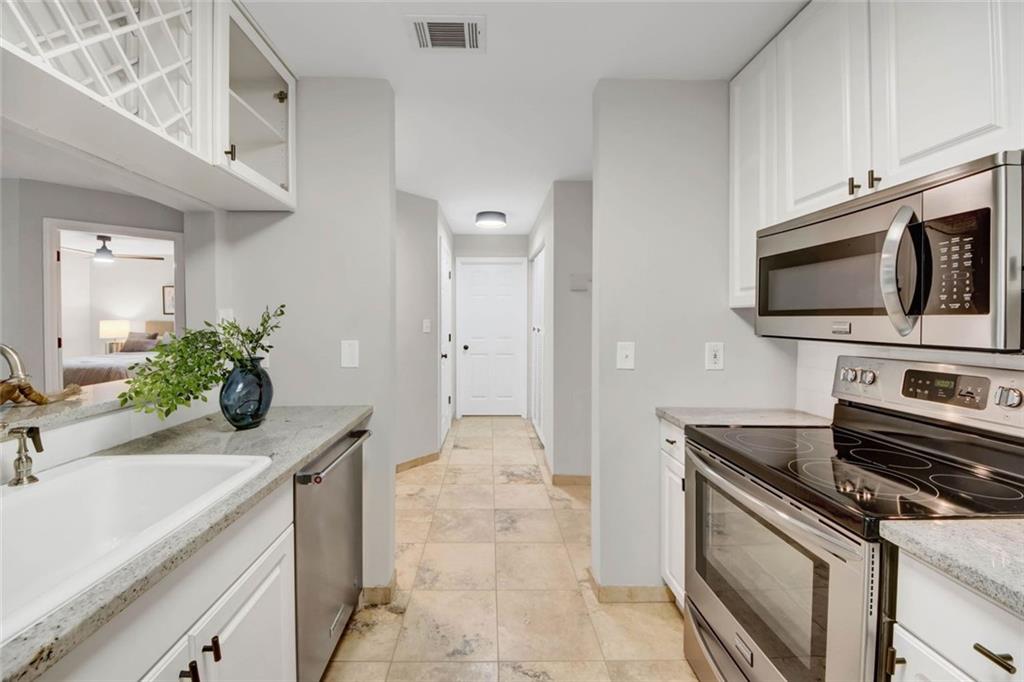 3655 Habersham Road Northeast, Unit B141 Atlanta, GA 30305 - Photo 3 of 19