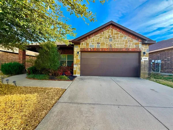 $2,175 | 1068 Meadow Scape Drive, Fort Worth, TX 76028