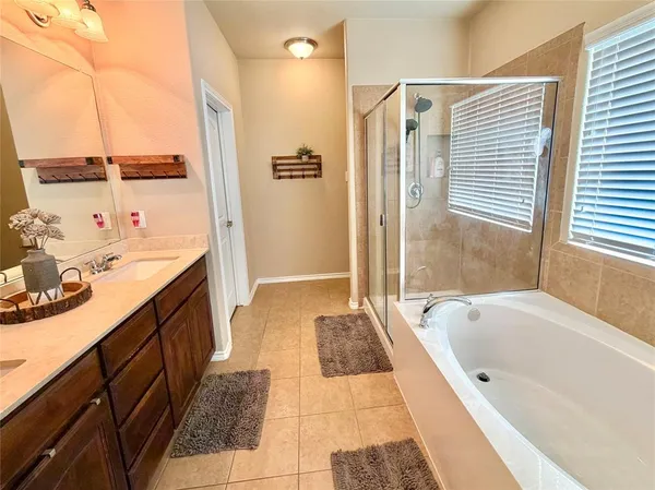 $2,175 | 1068 Meadow Scape Drive, Fort Worth, TX 76028