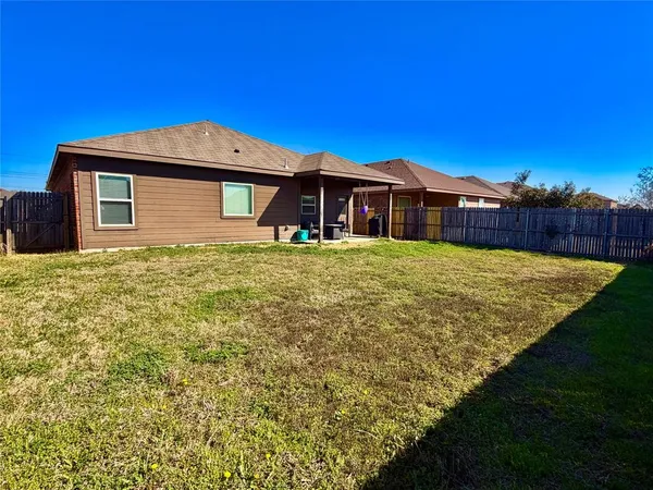 $2,175 | 1068 Meadow Scape Drive, Fort Worth, TX 76028