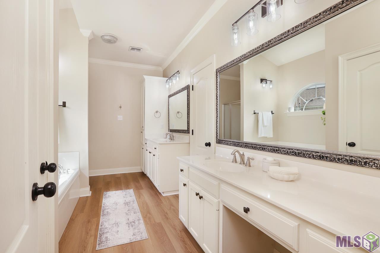 15348 Randi Court Prairieville, LA 70769 - Photo 18 of 42 Primary Bathroom