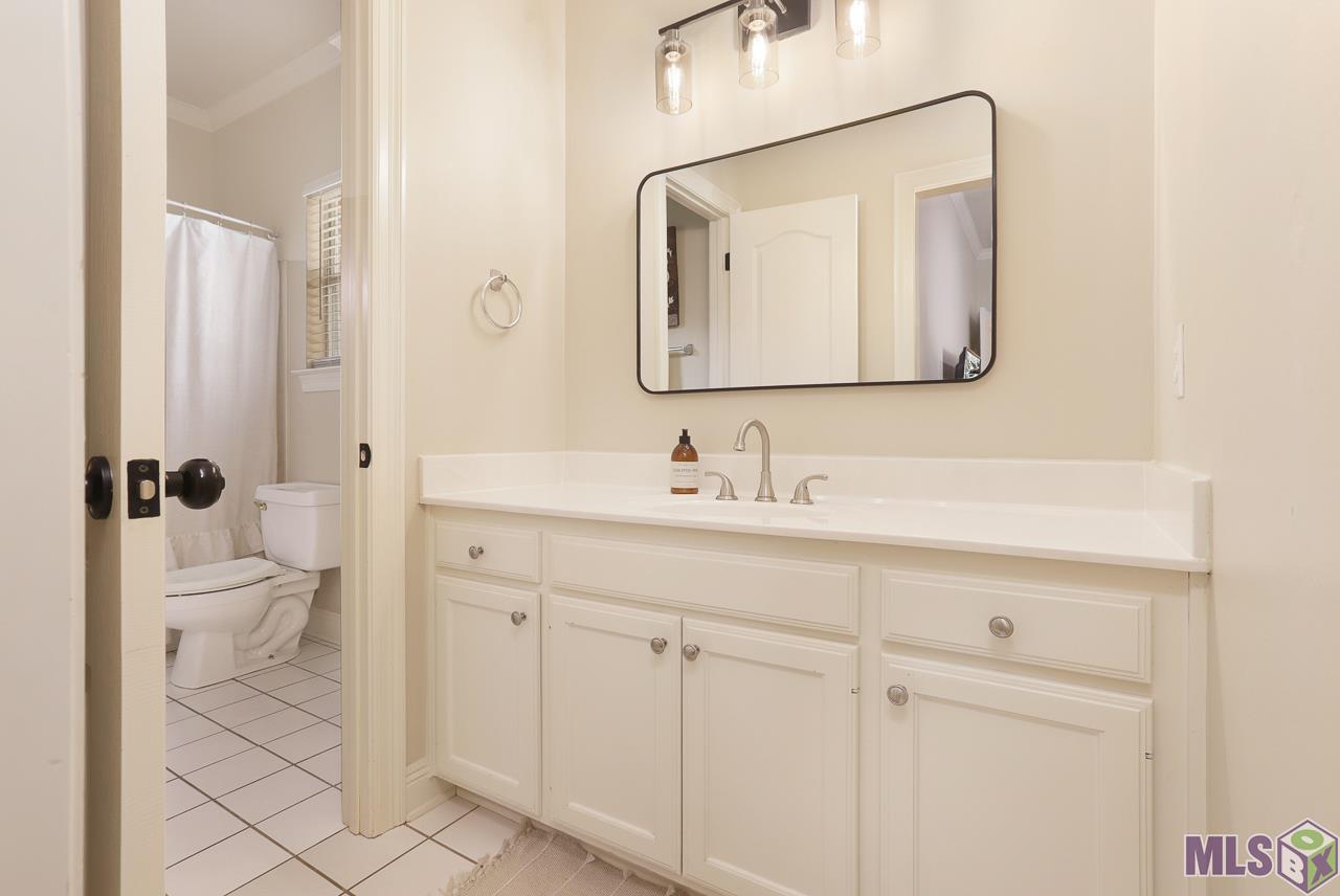 15348 Randi Court Prairieville, LA 70769 - Photo 23 of 42 Bathroom