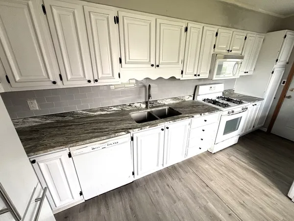 $1,995 | 118 Hazard Road, Carpentersville, IL 60110