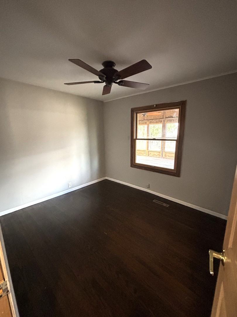 118 Hazard Road Carpentersville, IL 60110 - Photo 8 of 11